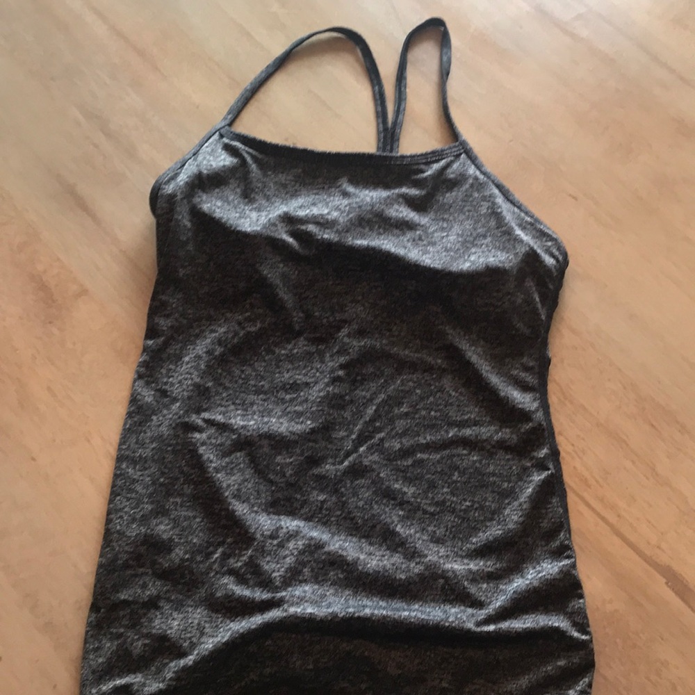 Lululemon tank size 4
